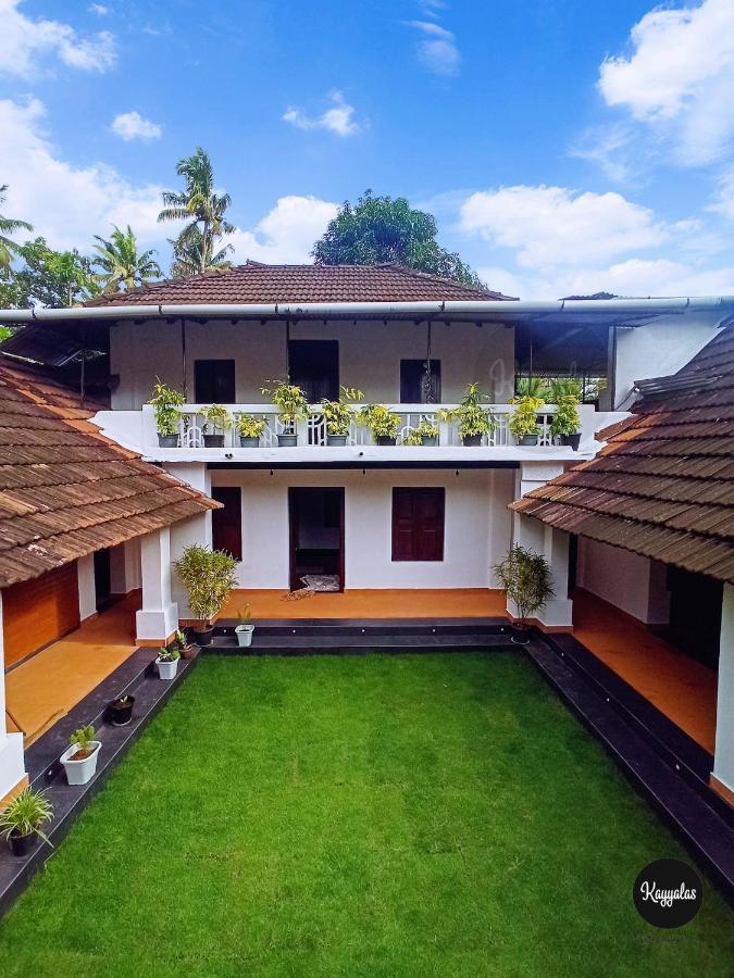 Kayyalas Courtyard Thrissur Exterior photo