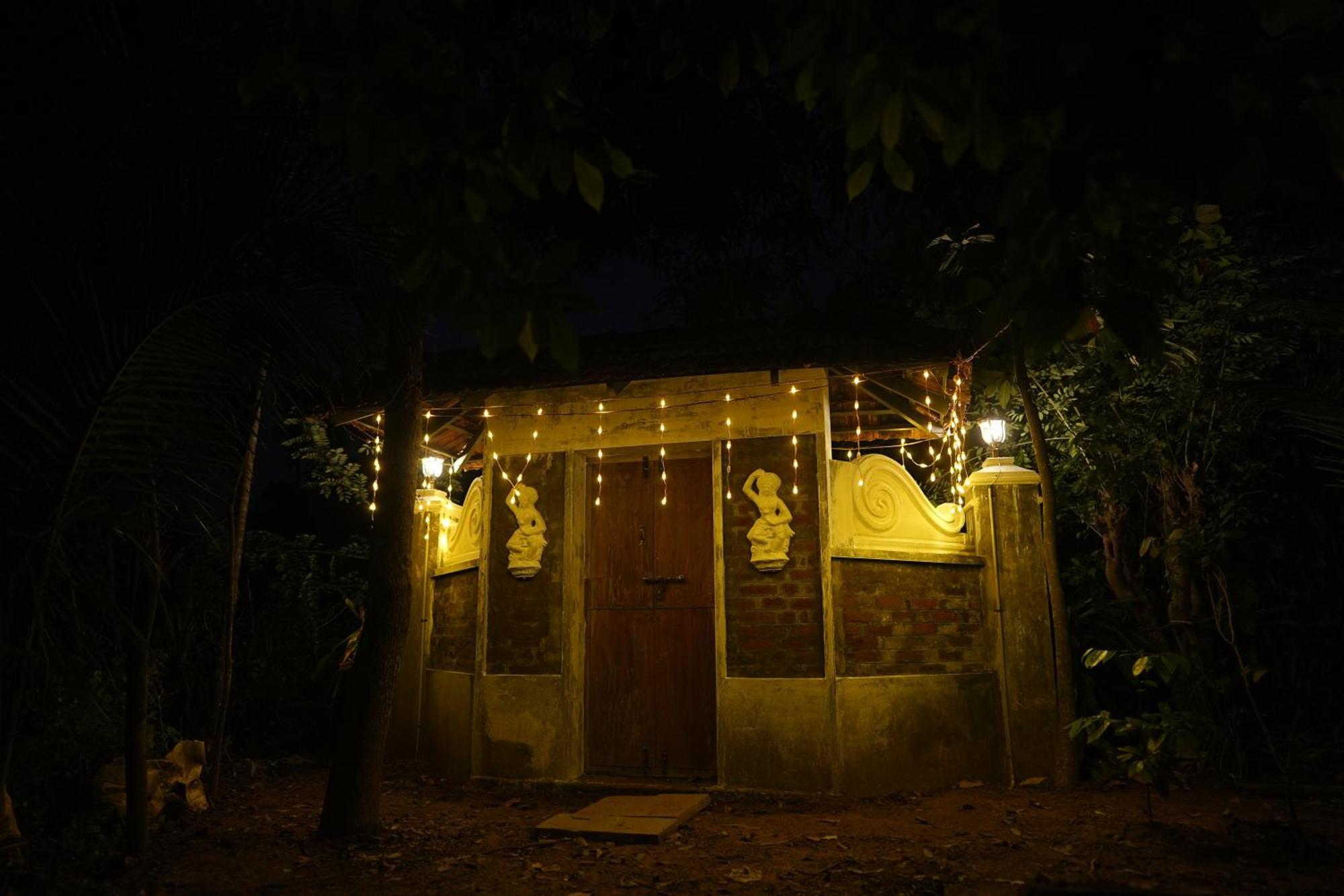 Kayyalas Courtyard Thrissur Exterior photo